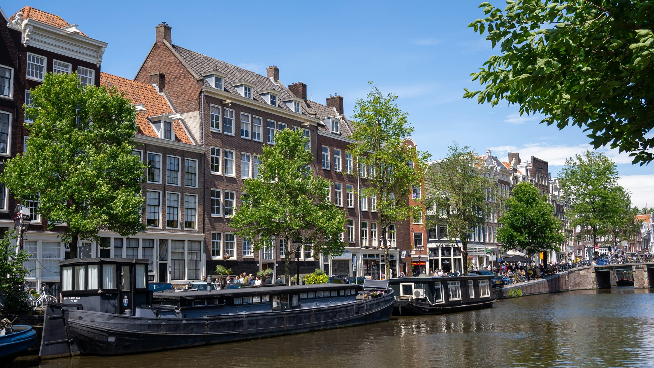 Nederlandse grachtenpanden — voorbeeld van panden die gesplitst kunnen worden